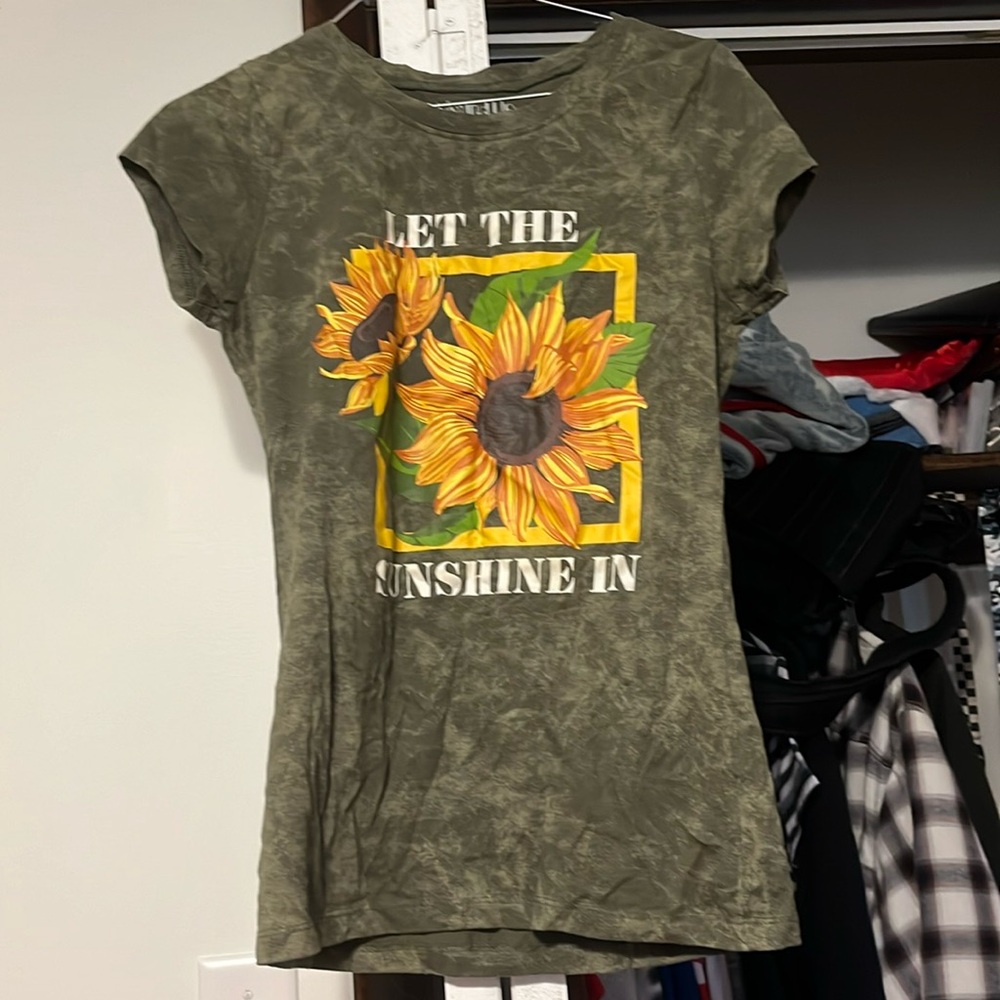 Women’s shirt
